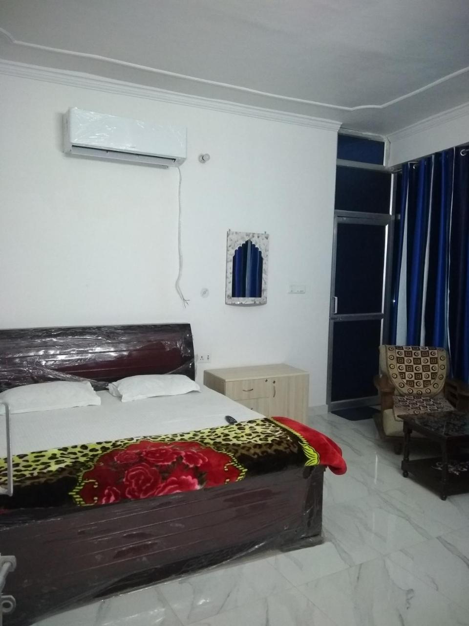 Pardhan Guest House Bāra Banki Exteriör bild