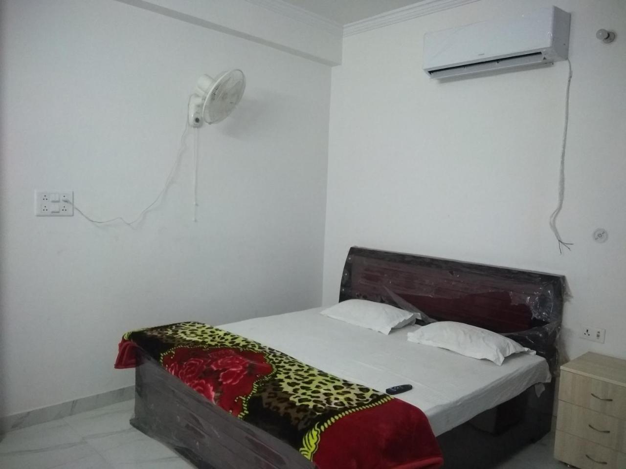 Pardhan Guest House Bāra Banki Exteriör bild